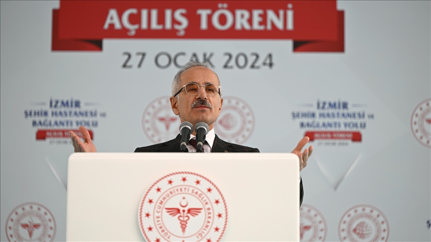 Bakan Uraloğlu: İzmir’de AK Parti iktidarları zamanında tam 215 milyar liralık ulaşım yatırımı yaptık
