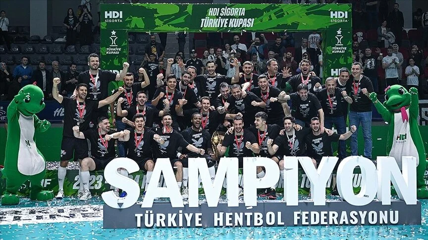 Hentbolda HDI Sigorta Erkekler Türkiye Kupası’nı Beşiktaş Safi Çimento kazandı