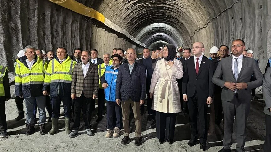 Bakan Uraloğlu’ndan “Ankara-İzmir Hızlı Tren Hattı” açıklaması