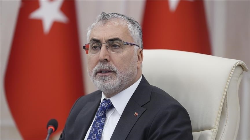 Çalışma ve Sosyal Güvenlik Bakanı Işıkhan: (Kamu işçisinin zam görüşmeleri) Hassasiyetle süreci yürütüyoruz